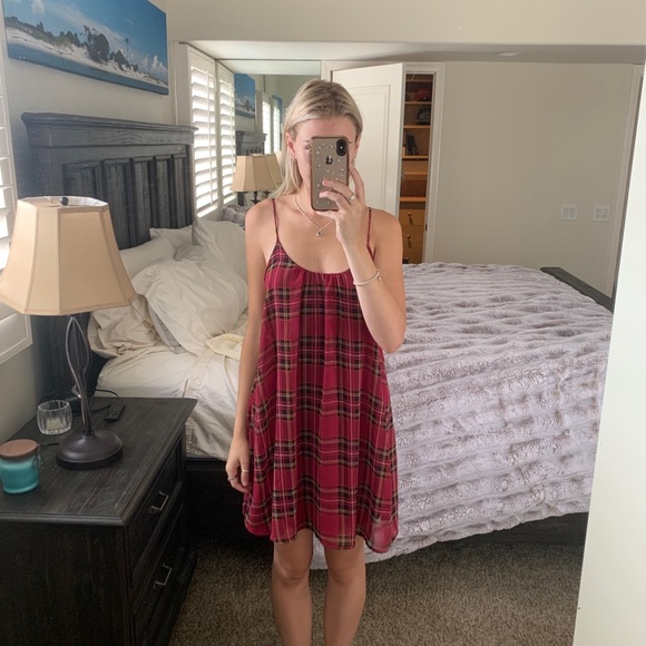 Bloomingdale's Dresses & Skirts - Plaid flowy sun dress! Never worn size medium!